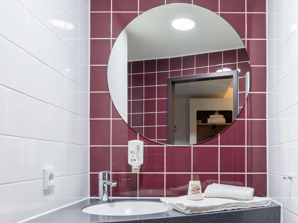 B&B Hotel Stuttgart-Bad Cannstatt الغرفة الصورة