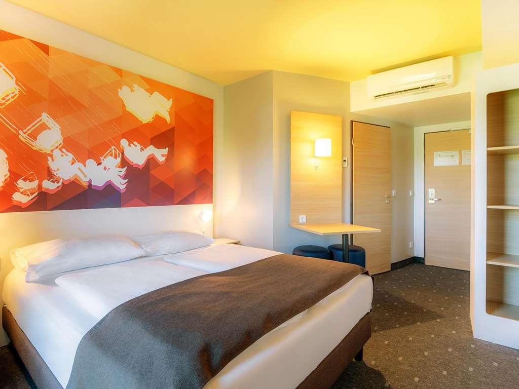 B&B Hotel Stuttgart-Bad Cannstatt الغرفة الصورة