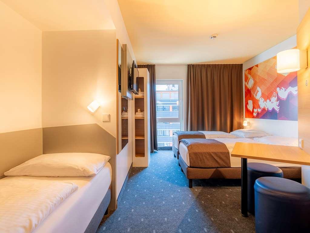 B&B Hotel Stuttgart-Bad Cannstatt الغرفة الصورة
