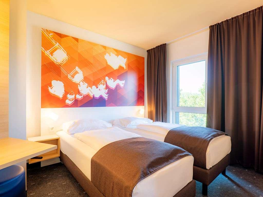 B&B Hotel Stuttgart-Bad Cannstatt الغرفة الصورة